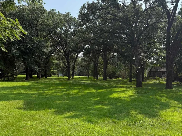 11 Wildwood Ln, Oelwein, IA 50662