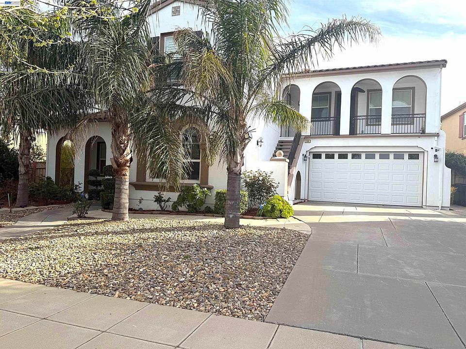 1st image of 726 S Escuela Dr