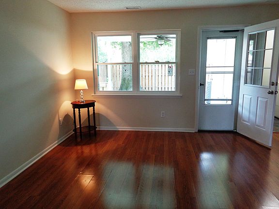 5th image of 601 Westminster Ln