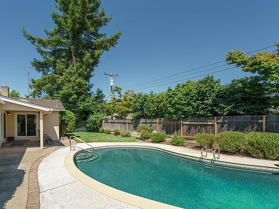 2nd image of 2727 Morley Way