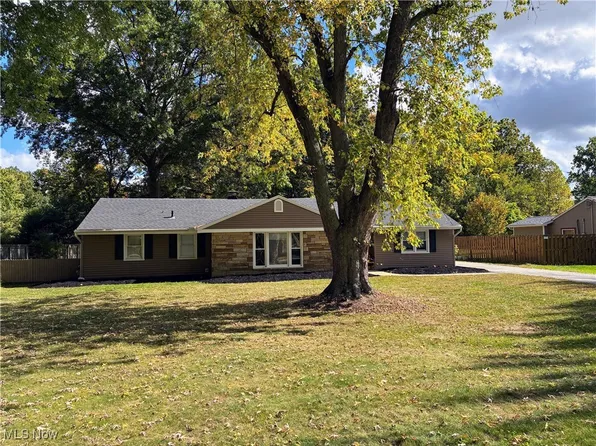 7379 Beechwood Dr, Mentor, OH 44060