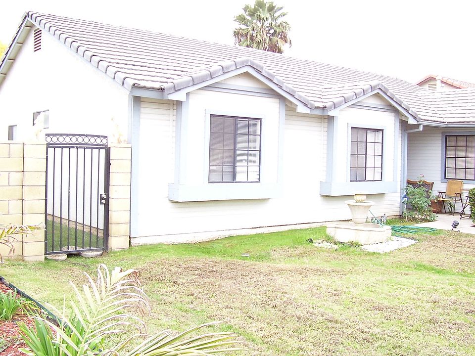 1st image of 23389 Sonnet Dr