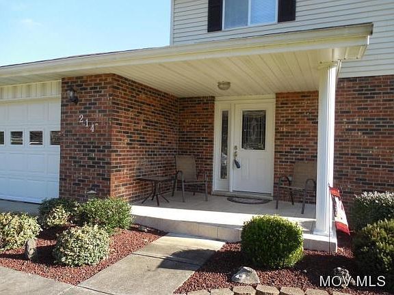 Landscaped entry