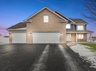 110 Sky View Ln, Beecher, IL 60401