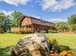 445 Maureen Cir, Burrillville, RI 02839