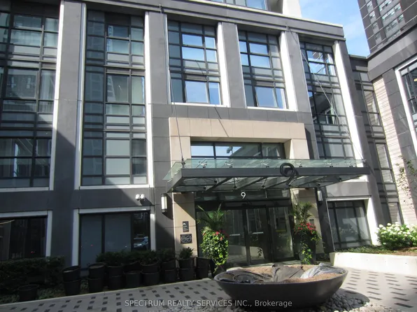 9 Mabelle Ave #3325, Toronto, ON M9A 0E1