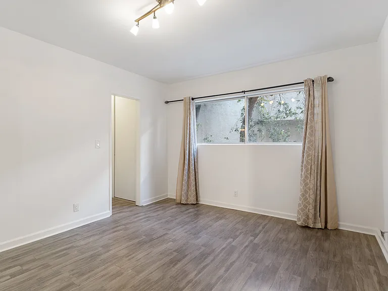1410 S Bentley Ave #102 — Photo 13
