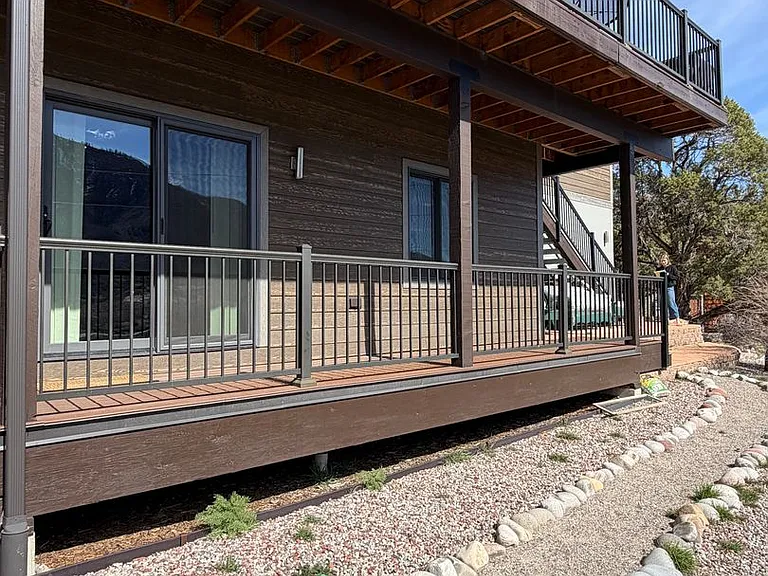 350 Green Way Dr — Photo 1
