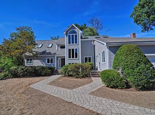 16 Fieldstone Ln, Natick, MA 01760
