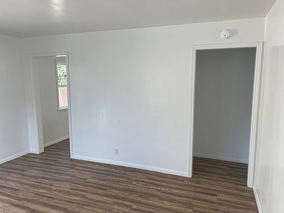 3rd image of 5700 Locust Ave #5702