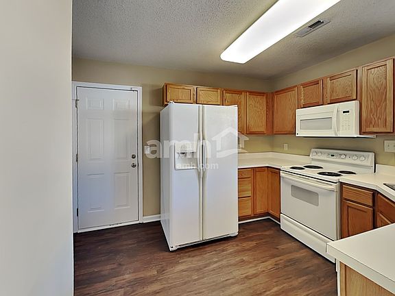 3rd image of 5905 River Glen Dr