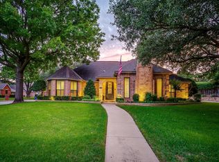 5800 Montford Dr, Colleyville, TX 76034