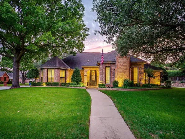 5800 Montford Dr, Colleyville, TX 76034