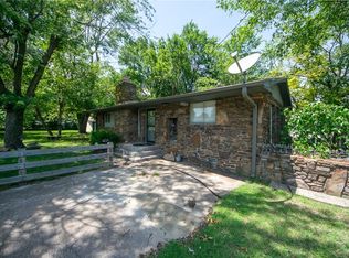 610 Caudle Ave, Springdale, AR 72764