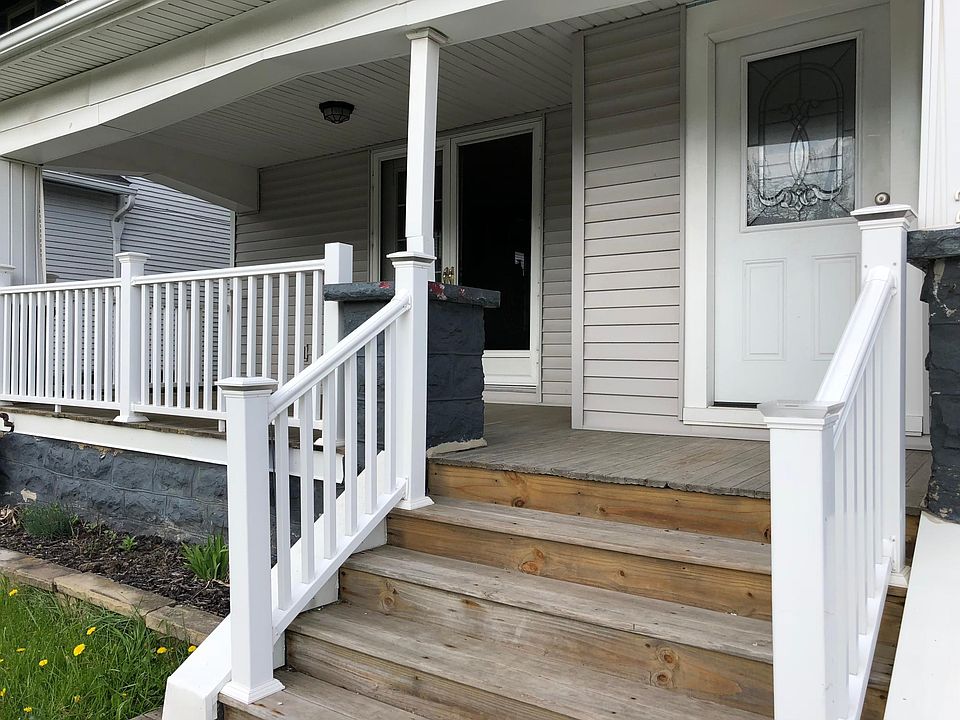 Front entry with large porch