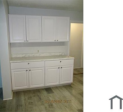 4th image of 331 Clifton Ave