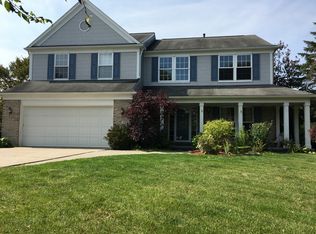 897 Westhills Dr, South Lyon, MI 48178