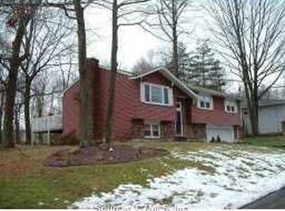 38 Surrey Dr, Meriden, CT 06451