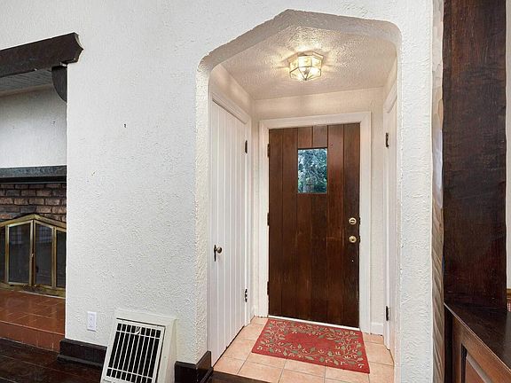 4th image of 217 Hillcrest Ave