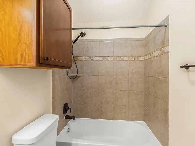 19511 Dunlay Springs Dr — Photo 24