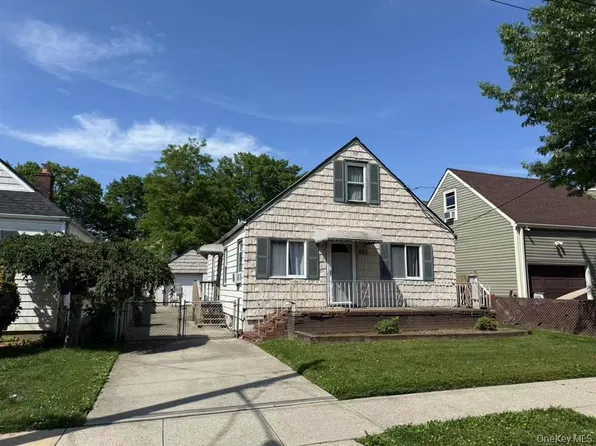 1568 Madison Street, Elmont, NY 11003