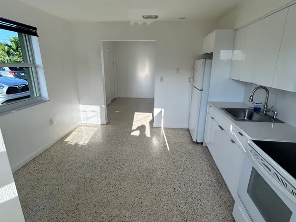 7360 SW 23rd St #1, Miami, FL 33155