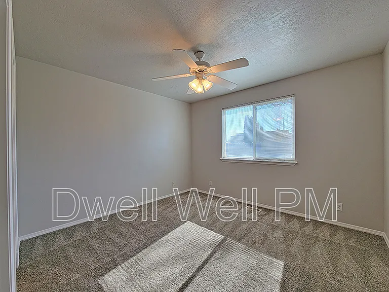 2903 E Ohio Ave — Photo 12