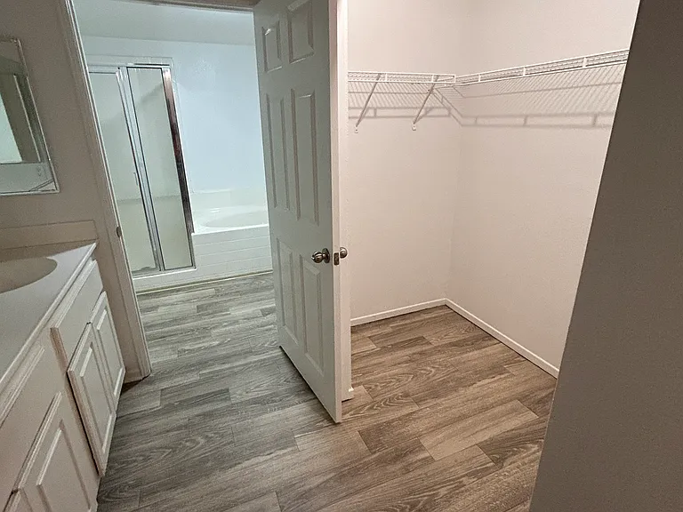 9728 Marilla Dr — Photo 14