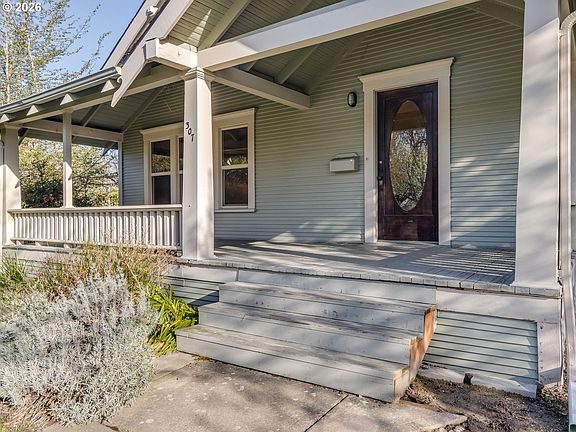 3rd image of 307 NE 10th St