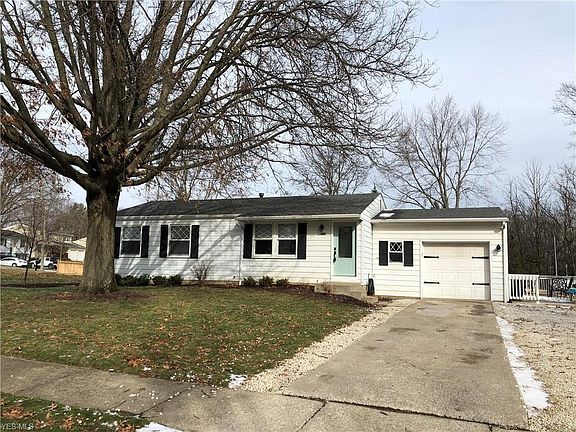 2nd image of 301 Valley Dr