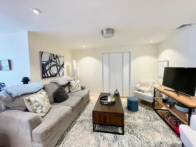 24 Fleet St #3A — Photo 8