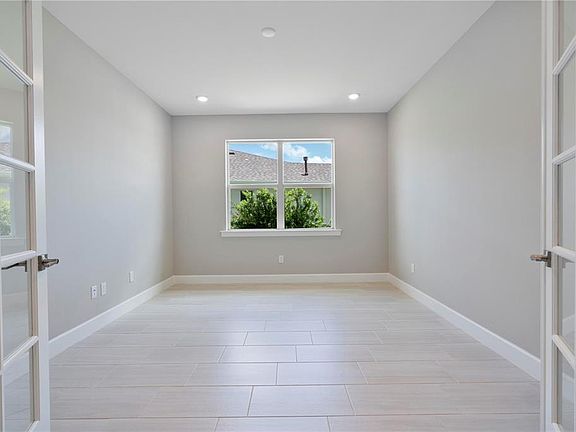 5th image of 16056 Shoreline Dr