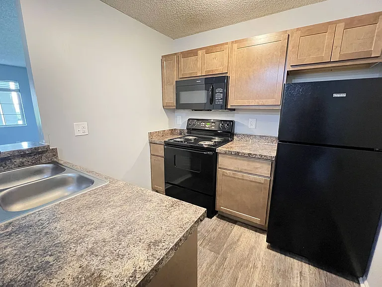 Eagle Crest Apartments — Photo 35
