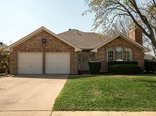 1911 Saddle Ridge Dr, Grapevine, TX 76051