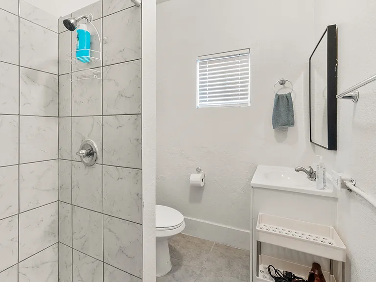 3522 Altura Ave #C — Photo 4