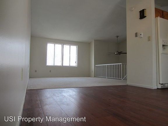 5th image of 2731 N Sheffield Dr