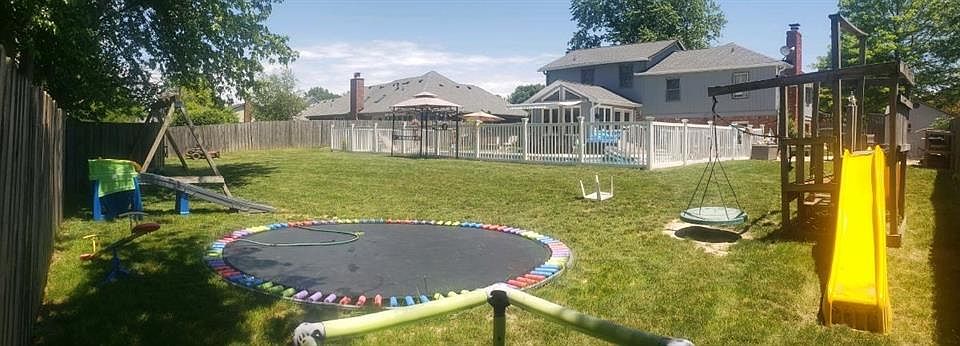 2nd image of 2650 Bunker Dr