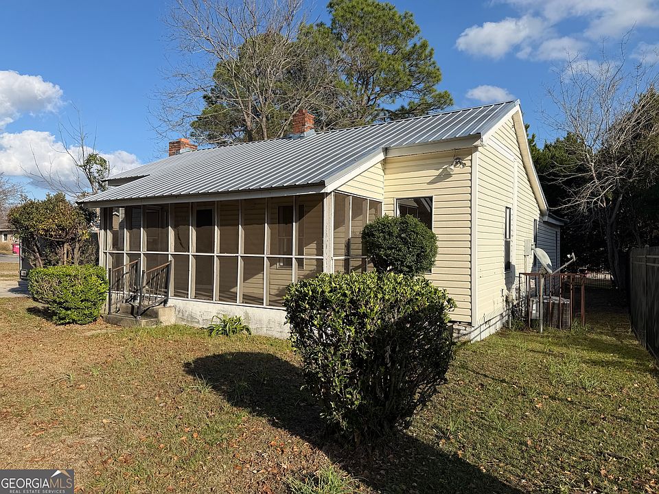 1st image of 1513 Pickard Ave
