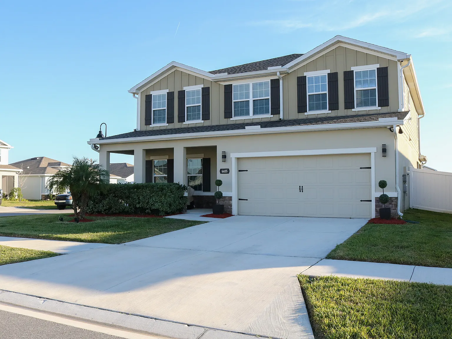 5 bed, 2.5 bath, 3021 sqft, $3,450 — Photo 2