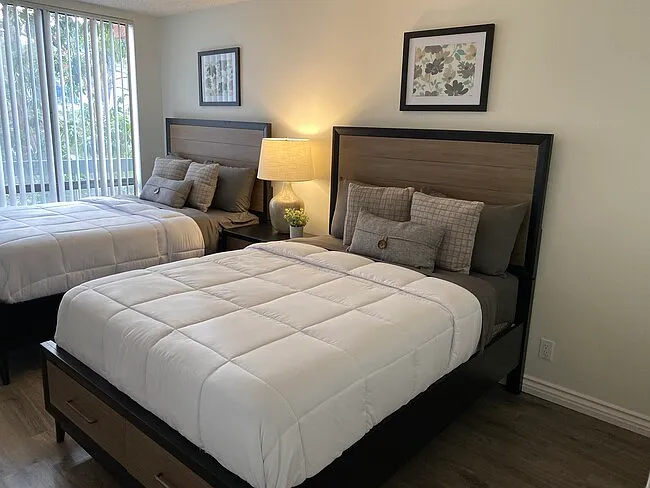 Westwood Executive House — Photo 11