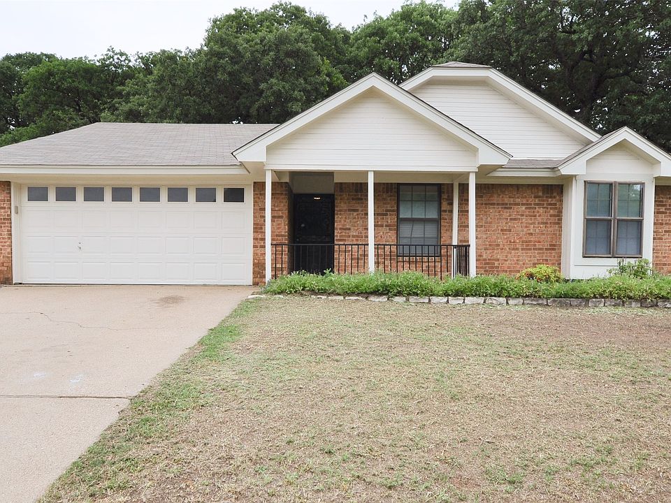 1st image of 111 Guinevere Dr