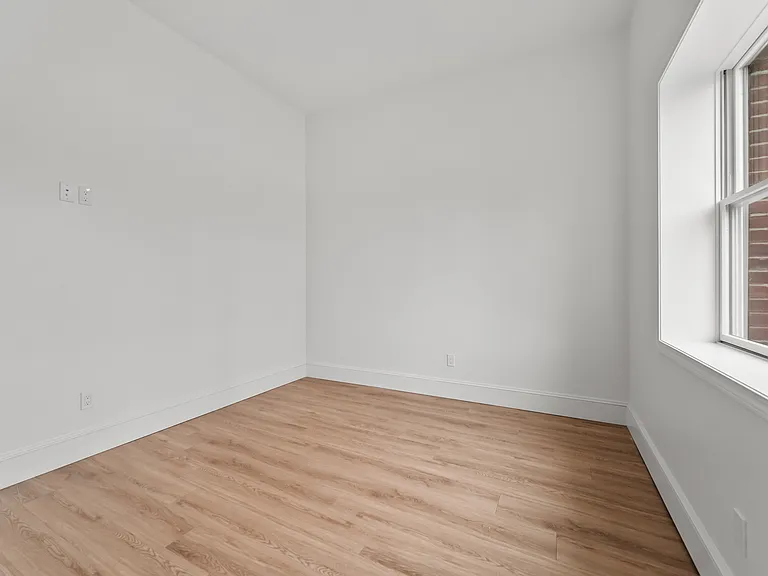 The North Court Apartments — Photo 11
