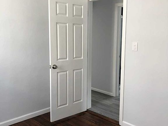 5th image of 111-113 Davis Ave