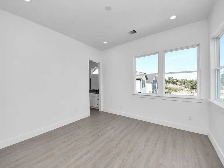 4133 E Toliver St — Photo 27