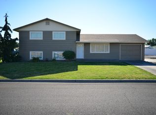 404 Hilltop Dr, Ephrata, WA 98823