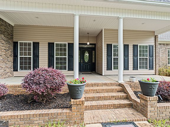 3rd image of 232 Bazemore Cir