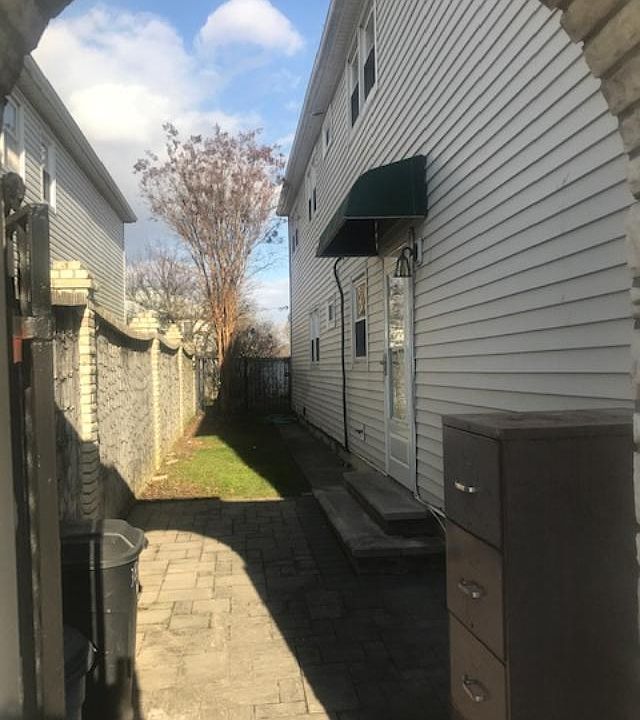 1st image of 7 Elwood Ave