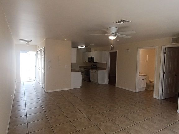 3rd image of 1019 SE 11th St Unit 1-6