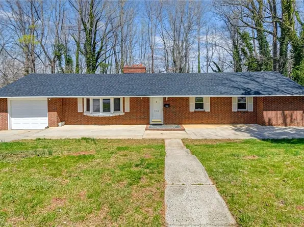 205 Beechwood Cir, Winston Salem, NC 27105