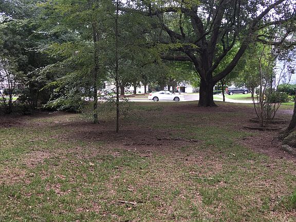 Back of lot facing street